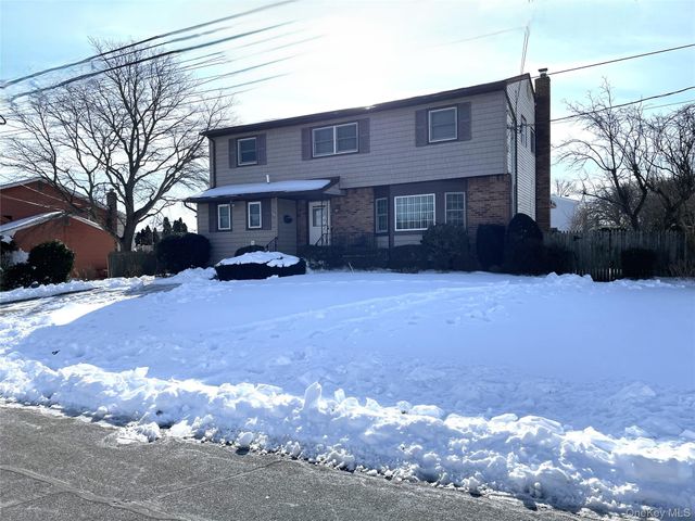 1286 America Avenue, West Babylon, NY 11704