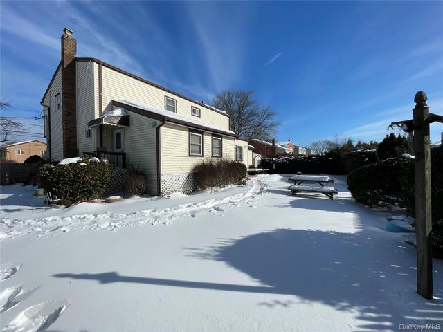 1286 America Avenue, West Babylon, NY 11704