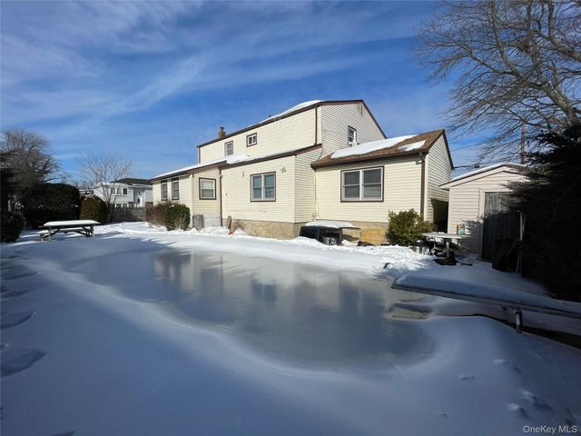 1286 America Avenue, West Babylon, NY 11704