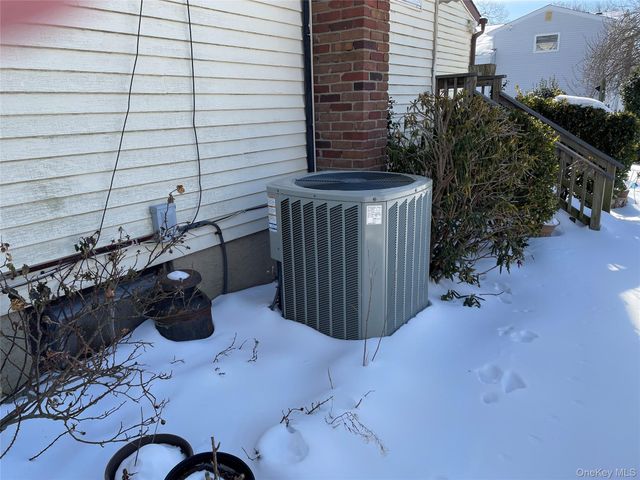 1286 America Avenue, West Babylon, NY 11704