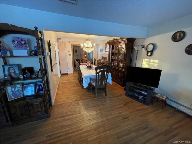 1286 America Avenue, West Babylon, NY 11704