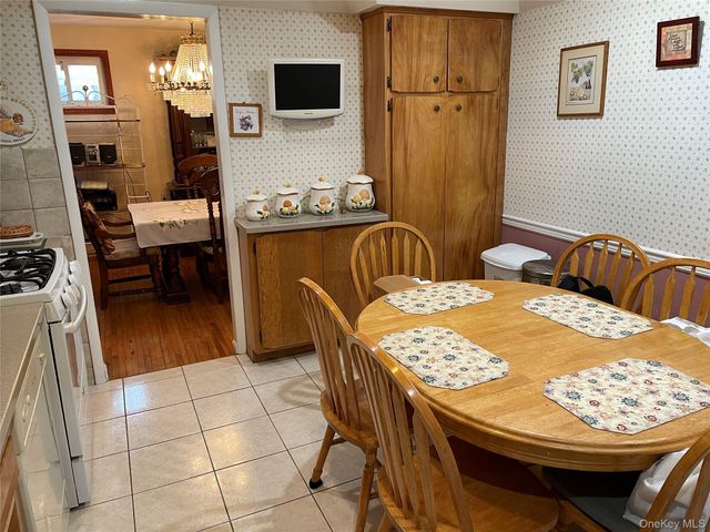 1286 America Avenue, West Babylon, NY 11704