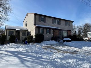 1286 America Avenue, West Babylon, NY 11704