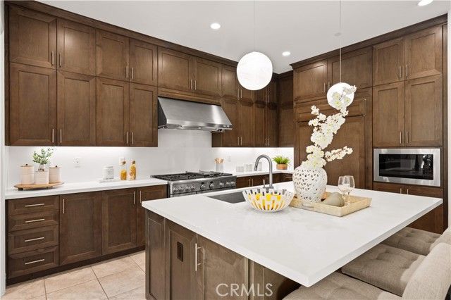 65 Glacier, Irvine, CA 92602