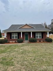 708 E Catawba Street, Belmont, NC 28012
