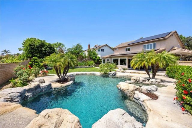 904 Pineridge St, Upland, CA 91784