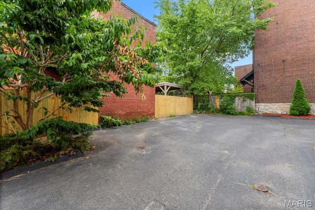 1931 Arsenal Street, St Louis, MO 63118