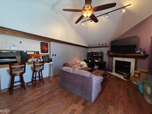 23400 Deziel Street, Saint Clair Shores, MI 48082