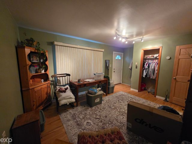 23400 Deziel Street, Saint Clair Shores, MI 48082