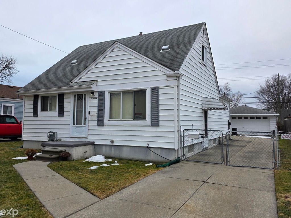 23400 Deziel Street, Saint Clair Shores, MI 48082