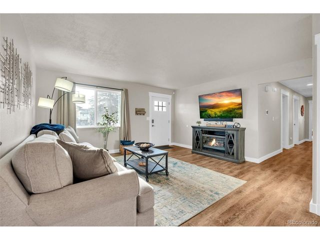 2010 Shawnee Dr, Colorado Springs, CO 80915