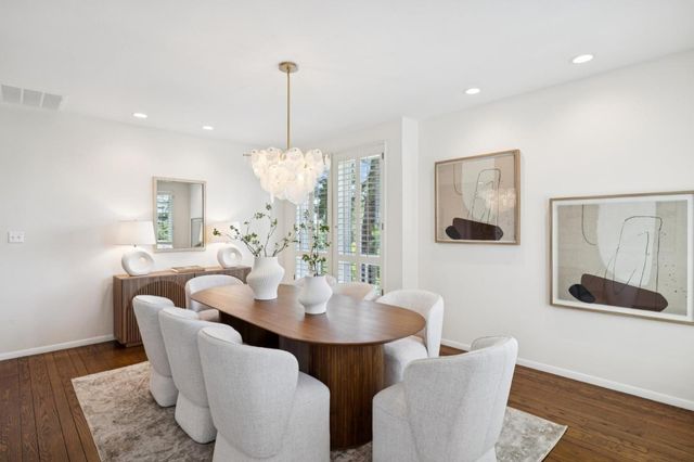 28 Mansion Court 727, Menlo Park, CA 94025