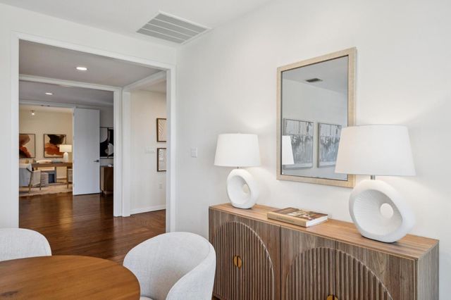 28 Mansion Court 727, Menlo Park, CA 94025