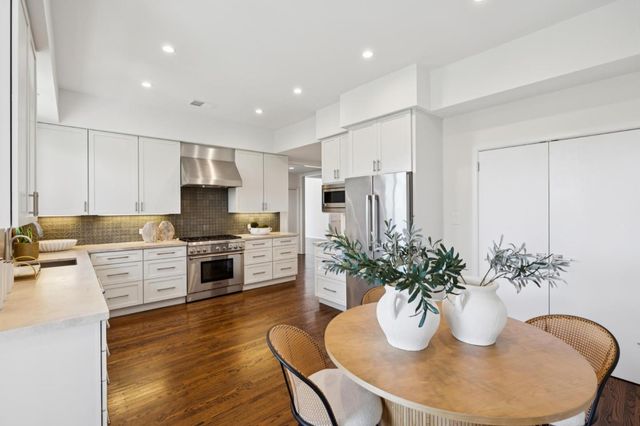 28 Mansion Court 727, Menlo Park, CA 94025