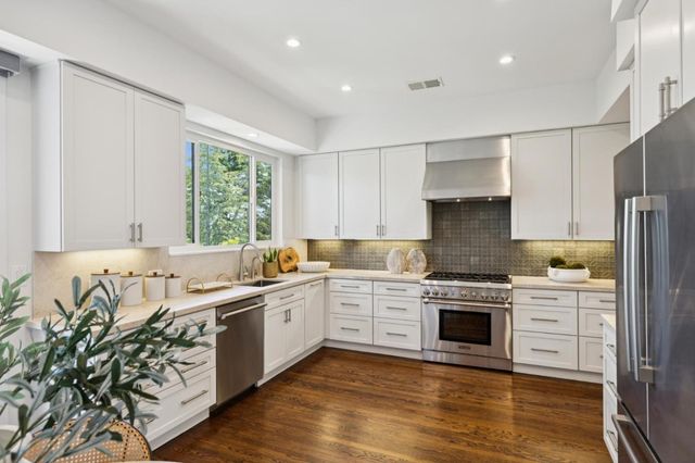 28 Mansion Court 727, Menlo Park, CA 94025