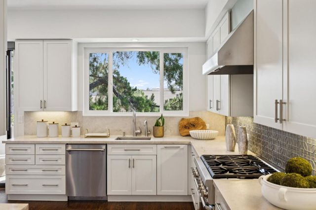 28 Mansion Court 727, Menlo Park, CA 94025