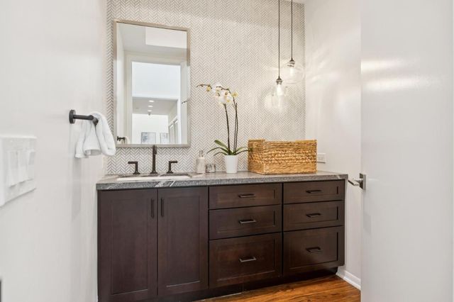 28 Mansion Court 727, Menlo Park, CA 94025