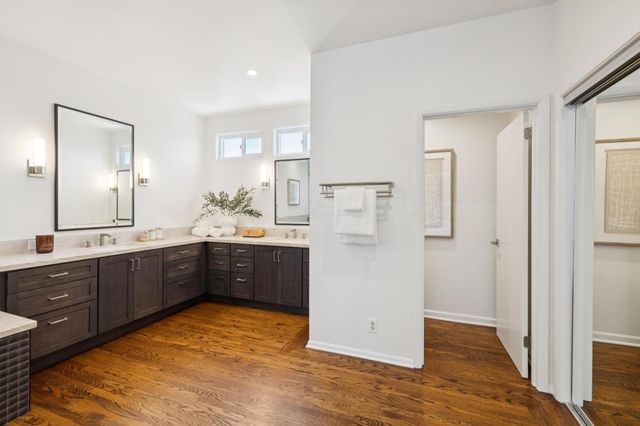 28 Mansion Court 727, Menlo Park, CA 94025