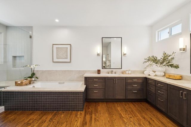 28 Mansion Court 727, Menlo Park, CA 94025