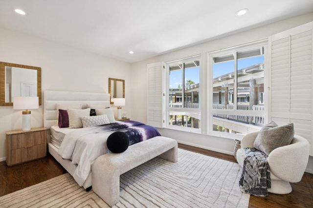 28 Mansion Court 727, Menlo Park, CA 94025