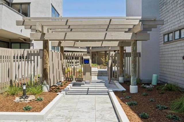 28 Mansion Court 727, Menlo Park, CA 94025