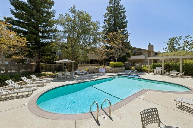 28 Mansion Court 727, Menlo Park, CA 94025