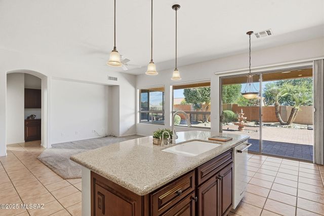 37303 S Vista Park Drive, Saddlebrooke, AZ 85739