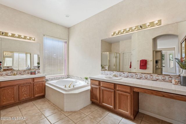 37303 S Vista Park Drive, Saddlebrooke, AZ 85739