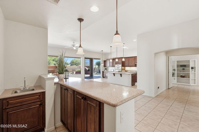 37303 S Vista Park Drive, Saddlebrooke, AZ 85739