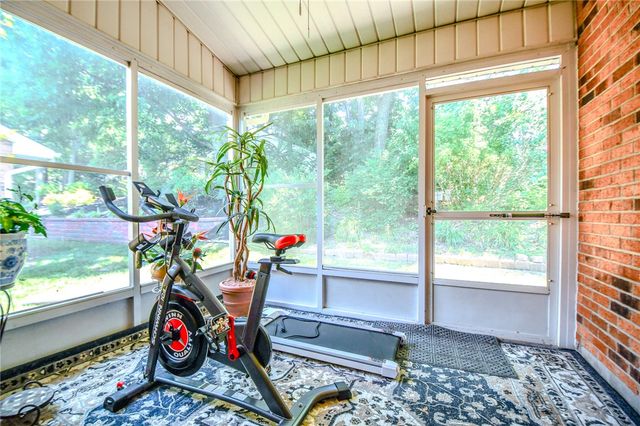 6700 Willow Creek Drive, Huber Heights, OH 45424