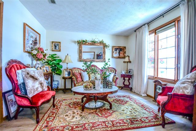 6700 Willow Creek Drive, Huber Heights, OH 45424