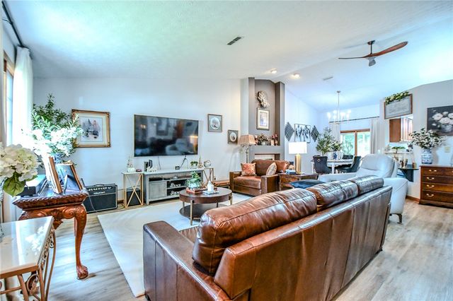 6700 Willow Creek Drive, Huber Heights, OH 45424