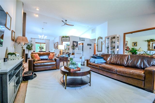 6700 Willow Creek Drive, Huber Heights, OH 45424