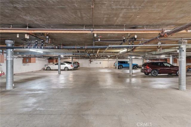 429 N Oakhurst Drive 301, Beverly Hills, CA 90210