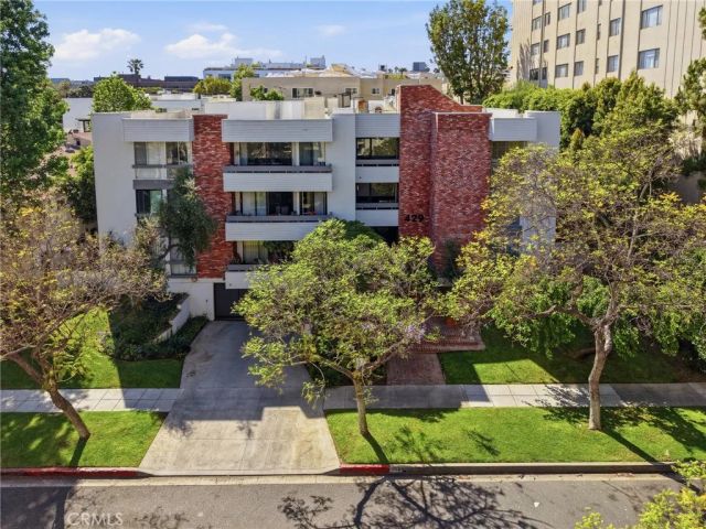 429 N Oakhurst Drive 301, Beverly Hills, CA 90210