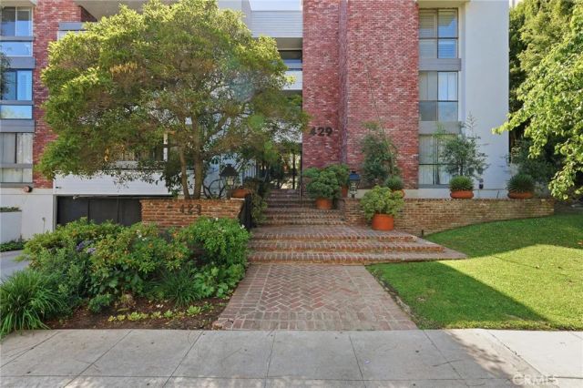 429 N Oakhurst Drive 301, Beverly Hills, CA 90210