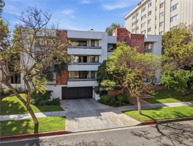 429 N Oakhurst Drive 301, Beverly Hills, CA 90210