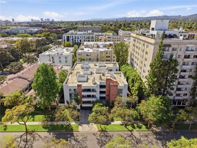 429 N Oakhurst Drive 301, Beverly Hills, CA 90210