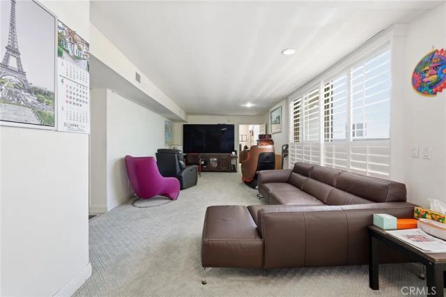 429 N Oakhurst Drive 301, Beverly Hills, CA 90210