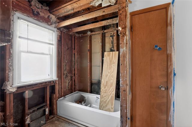 1420 Tampa Avenue, Cleveland, OH 44109