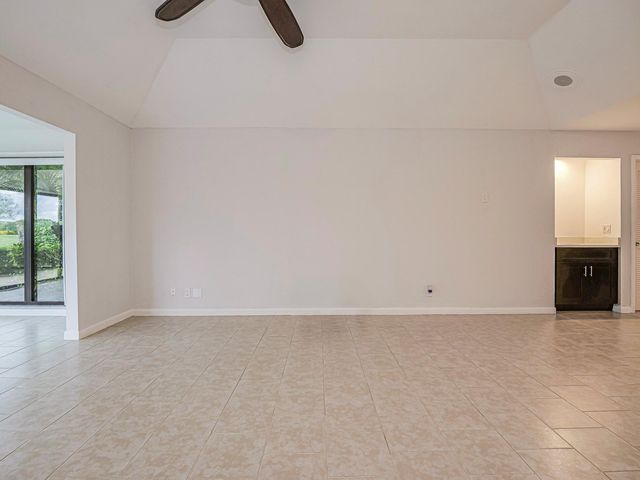 13867 Eastpointe Way, Palm Beach Gardens, FL 33418