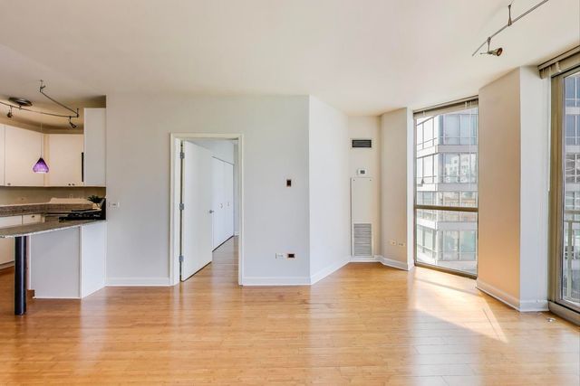 645 N Kingsbury Street 1107, Chicago, IL 60654