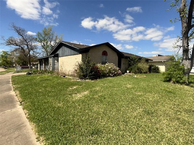 8103 Royalwood Drive, Houston, TX 77049