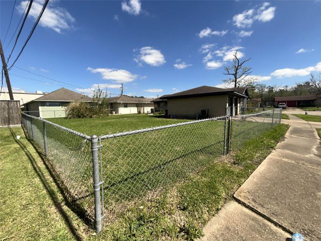 8103 Royalwood Drive, Houston, TX 77049