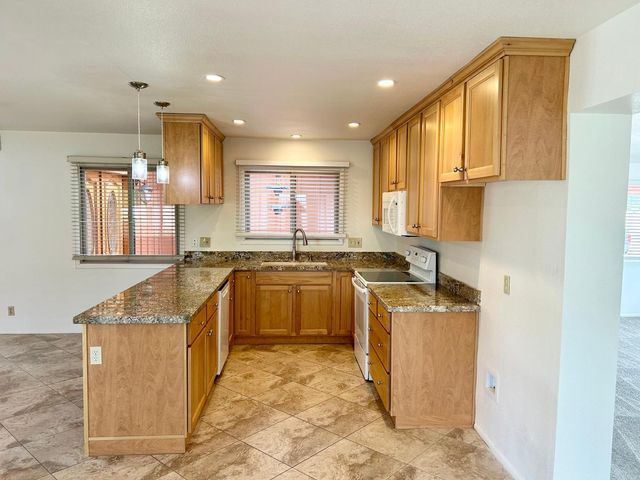 2601 E Cinnabar Avenue, Phoenix, AZ 85028