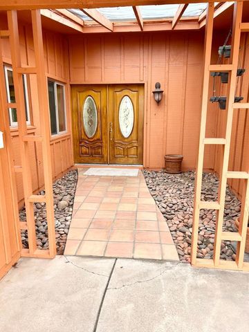 2601 E Cinnabar Avenue, Phoenix, AZ 85028