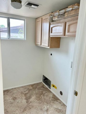 2601 E Cinnabar Avenue, Phoenix, AZ 85028