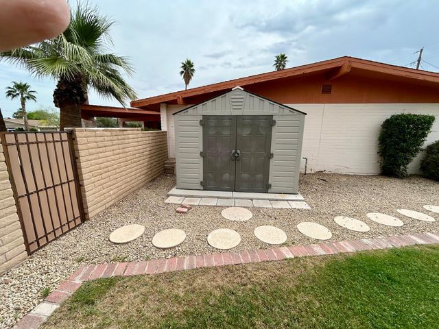 2601 E Cinnabar Avenue, Phoenix, AZ 85028