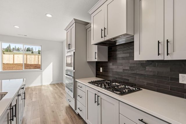 1159 Pumpkin Ridge Drive 323, Eagle Point, OR 97524