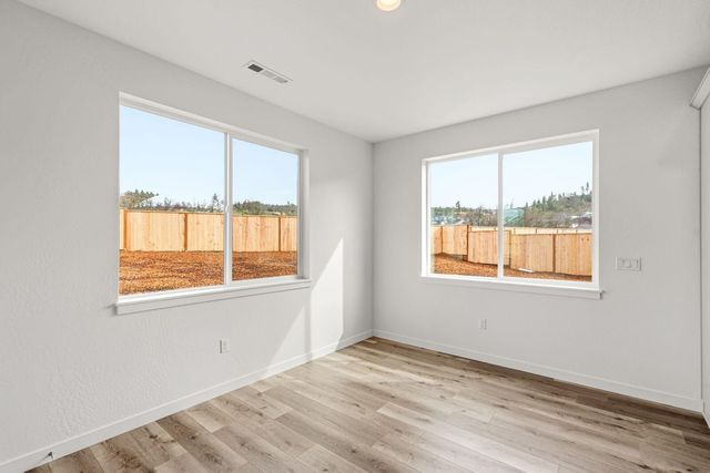 1159 Pumpkin Ridge Drive 323, Eagle Point, OR 97524